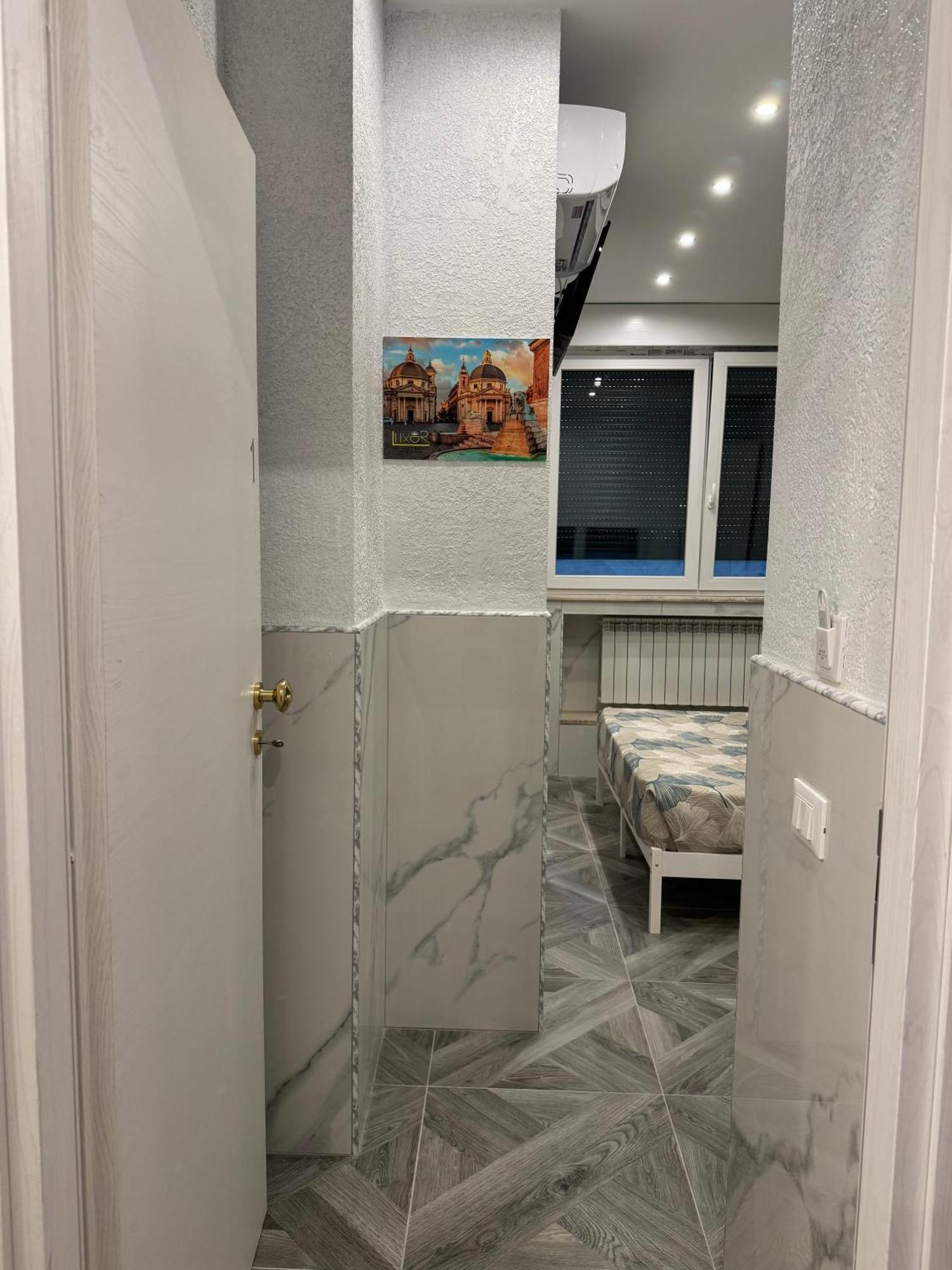 Luxor Eco Roma Casa E Appartamento Per Vacanze In Centro Piazza Bologna, Colosseo, Piazza Di Spagna, Vaticano, San Pietro, Sapienza, Fontana Di Trevi, Piazza Navona, Trastevere, Tiburtina, Termini, Aeroporto Luaran gambar