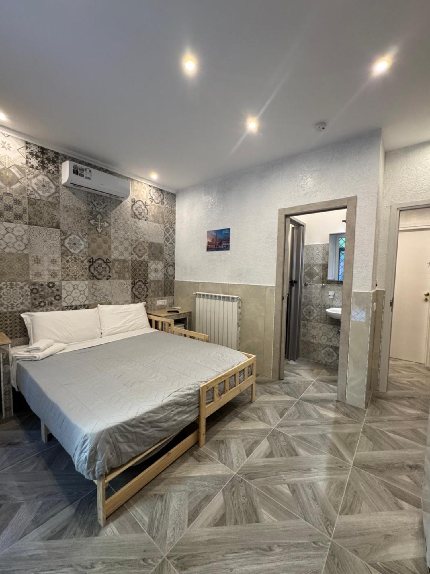 Luxor Eco Roma Casa E Appartamento Per Vacanze In Centro Piazza Bologna, Colosseo, Piazza Di Spagna, Vaticano, San Pietro, Sapienza, Fontana Di Trevi, Piazza Navona, Trastevere, Tiburtina, Termini, Aeroporto Luaran gambar