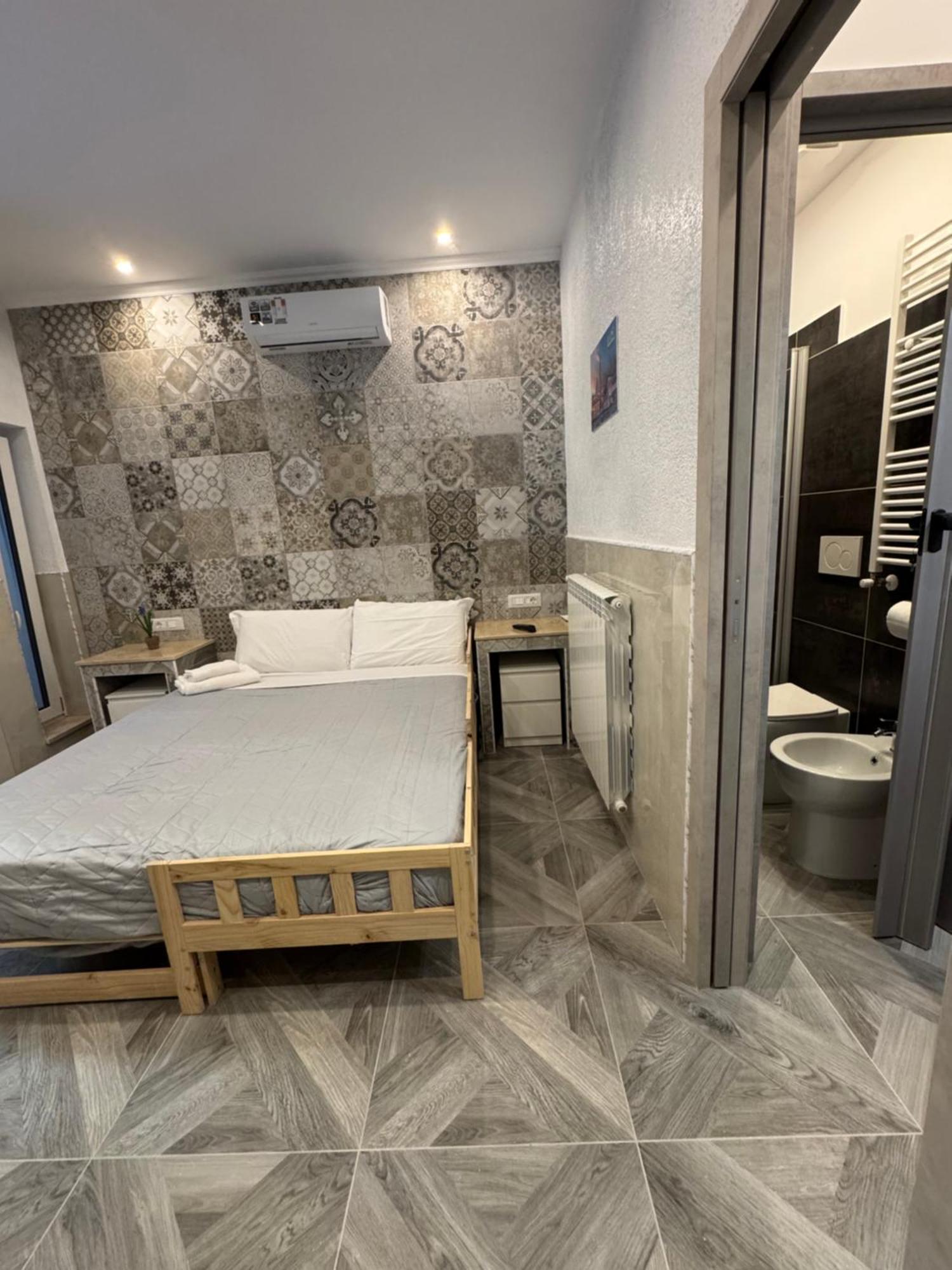 Luxor Eco Roma Casa E Appartamento Per Vacanze In Centro Piazza Bologna, Colosseo, Piazza Di Spagna, Vaticano, San Pietro, Sapienza, Fontana Di Trevi, Piazza Navona, Trastevere, Tiburtina, Termini, Aeroporto Luaran gambar