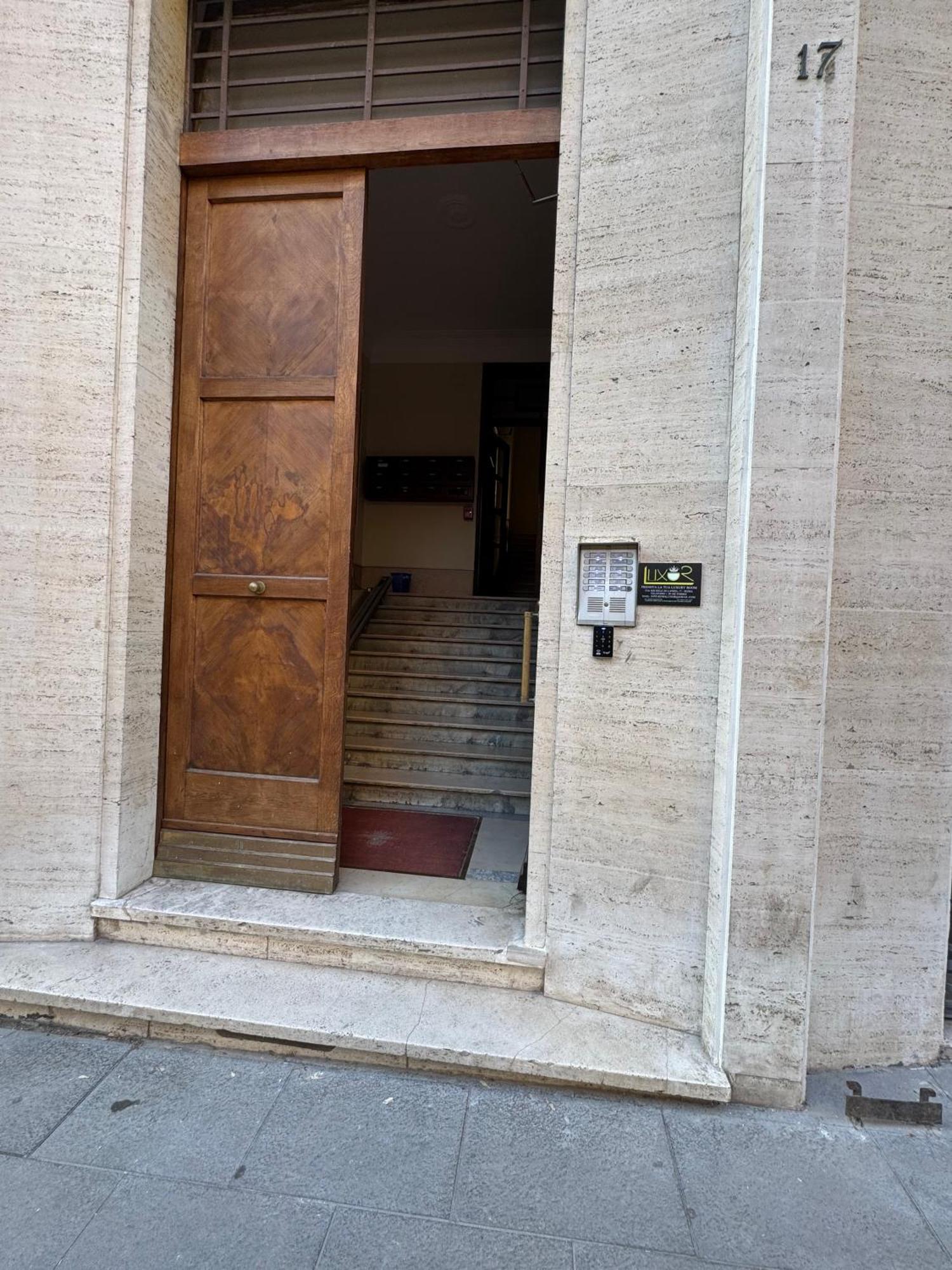 Luxor Eco Roma Casa E Appartamento Per Vacanze In Centro Piazza Bologna, Colosseo, Piazza Di Spagna, Vaticano, San Pietro, Sapienza, Fontana Di Trevi, Piazza Navona, Trastevere, Tiburtina, Termini, Aeroporto Luaran gambar
